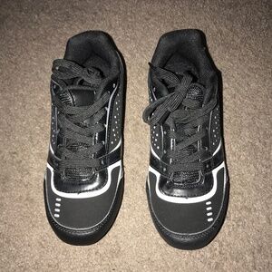 Like New Boys Starter Baseball Cleats